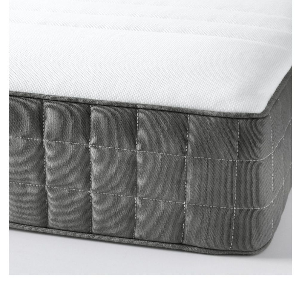 Продам б/у кровать IKEA Malm с матрасом IKEA XOVOG.