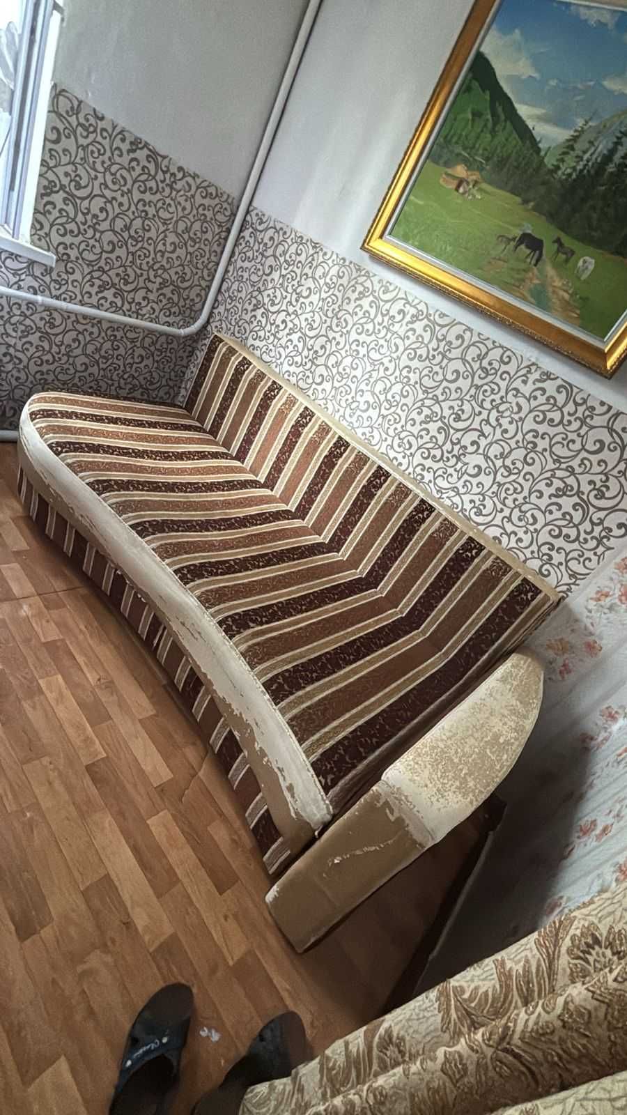 Продам диван торг есть