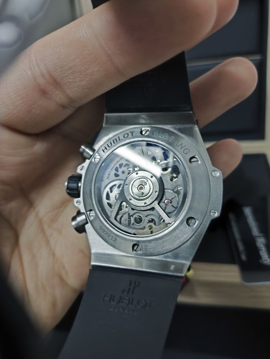 Продам часы Hublot big bang механические