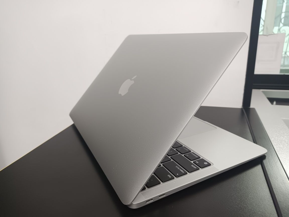 MacBook Air 13 2020 / М1