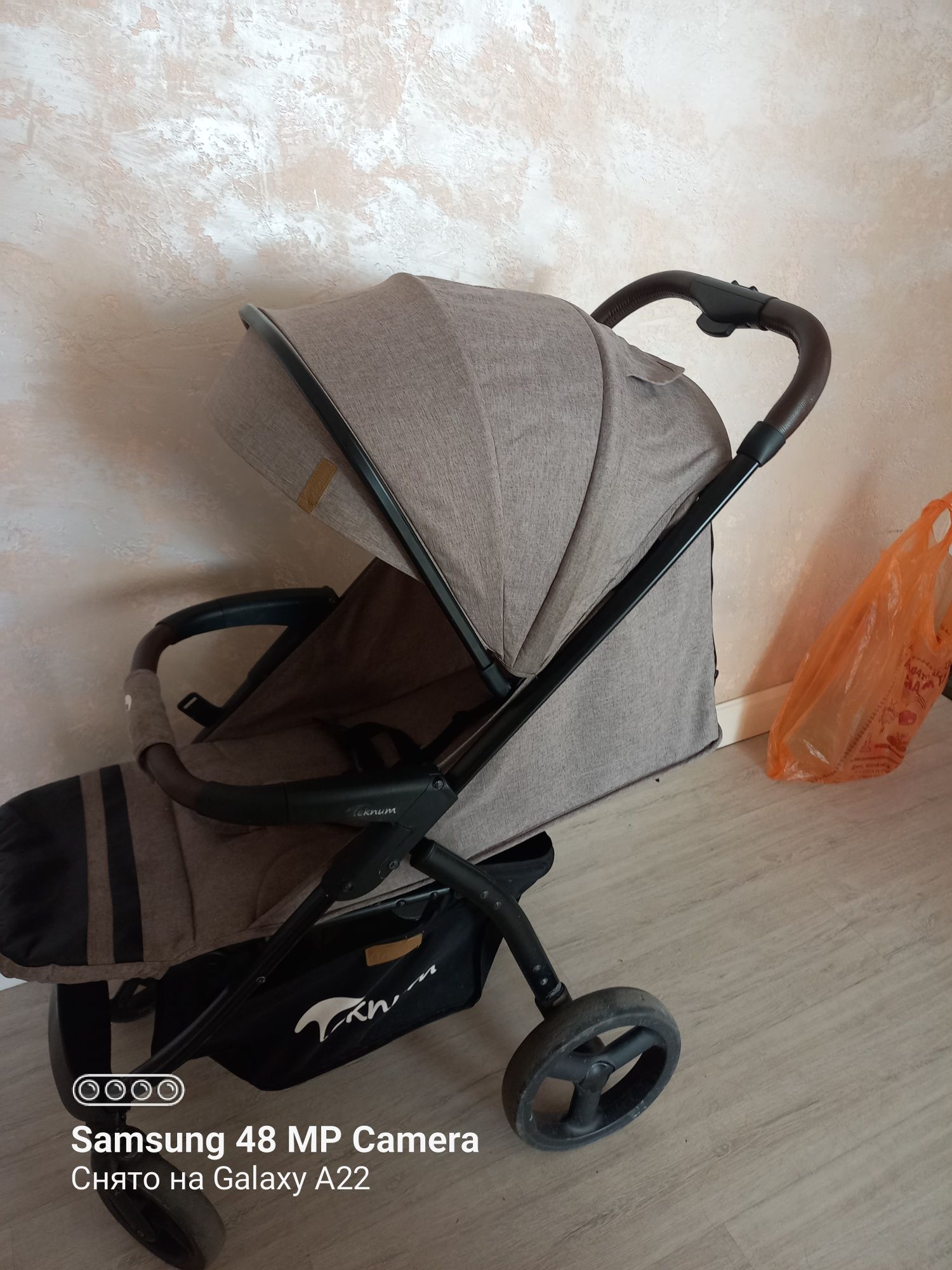 Продам  коляску.