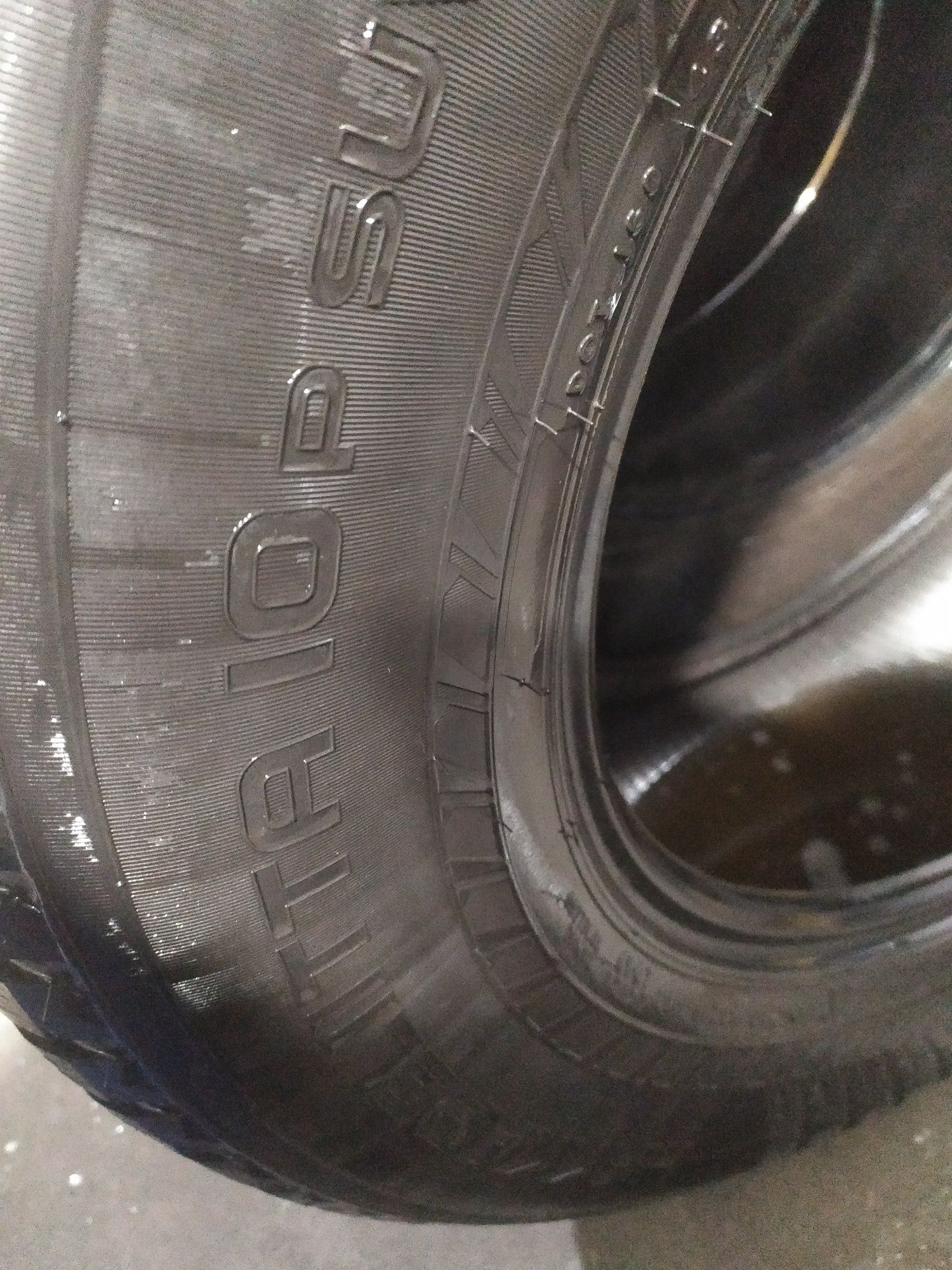 Продам резину nokian hakka 10. Шипованная