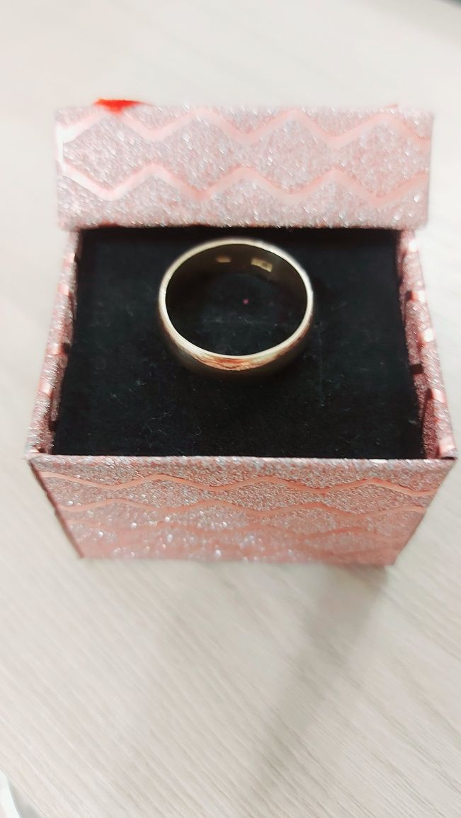 Продам кольцо 585