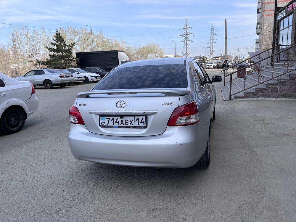 Продам Toyota Yaris в хорошем состоянии