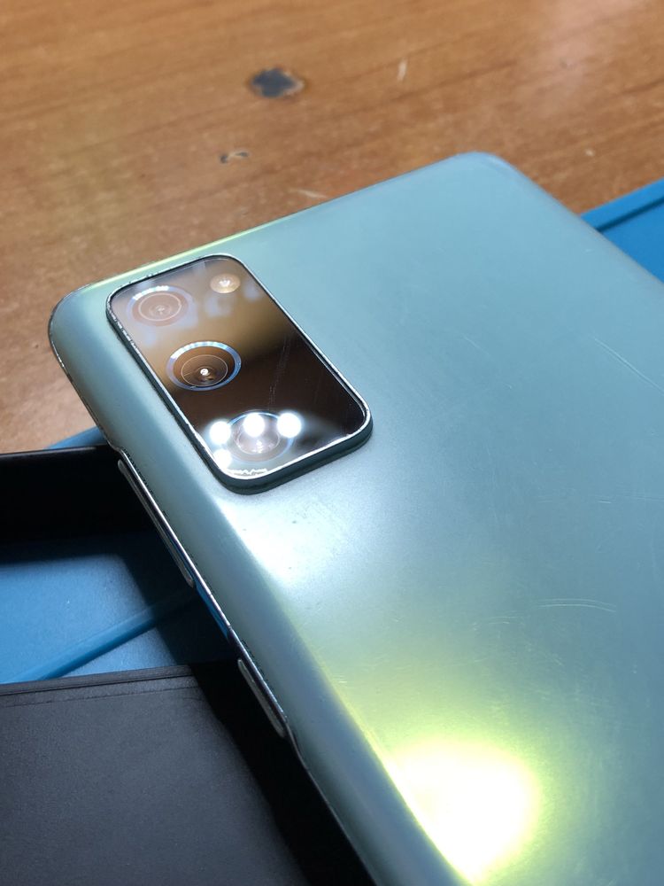 Samsung S20FE 128гб
