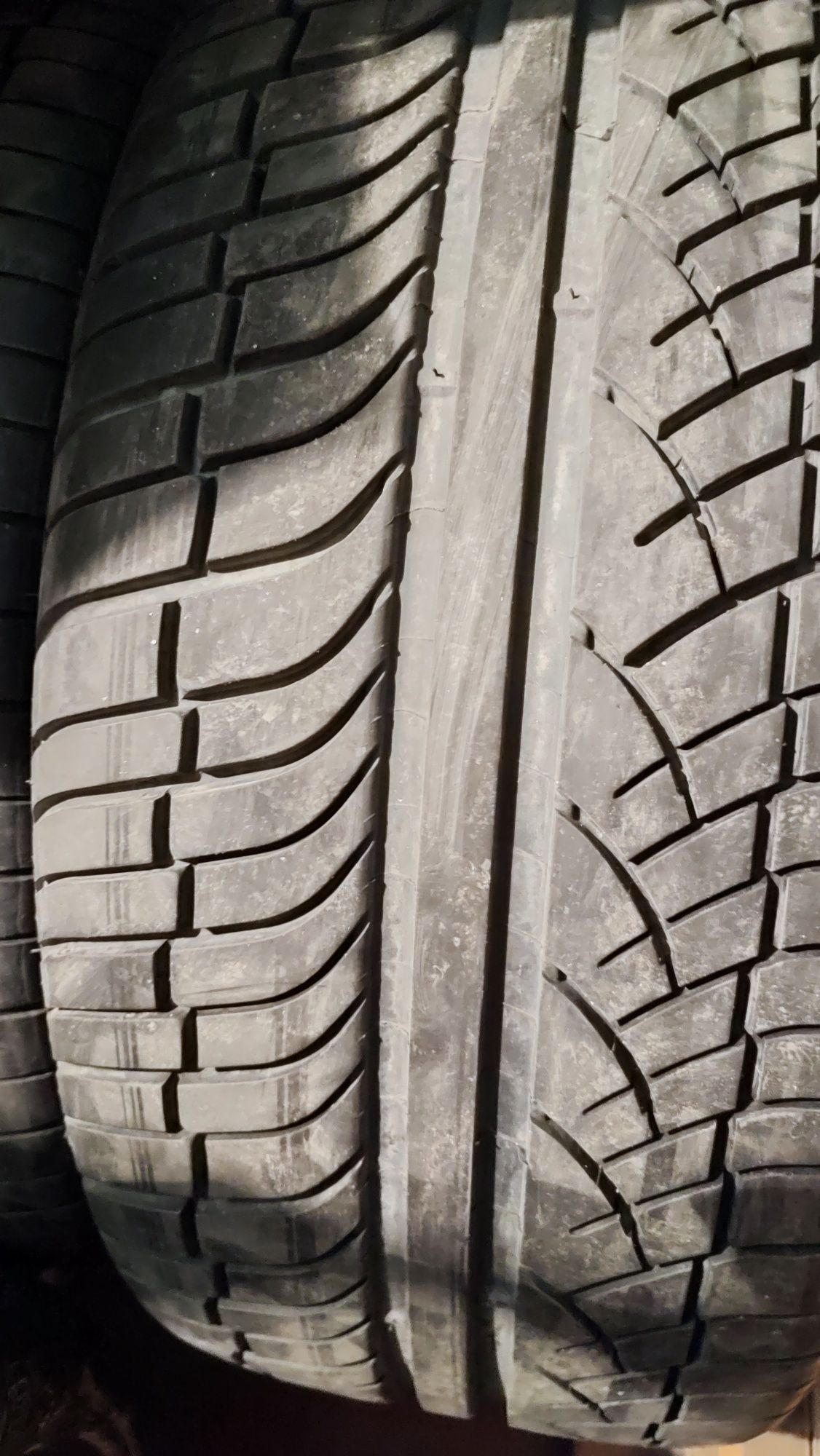 Продам 275/40 R20