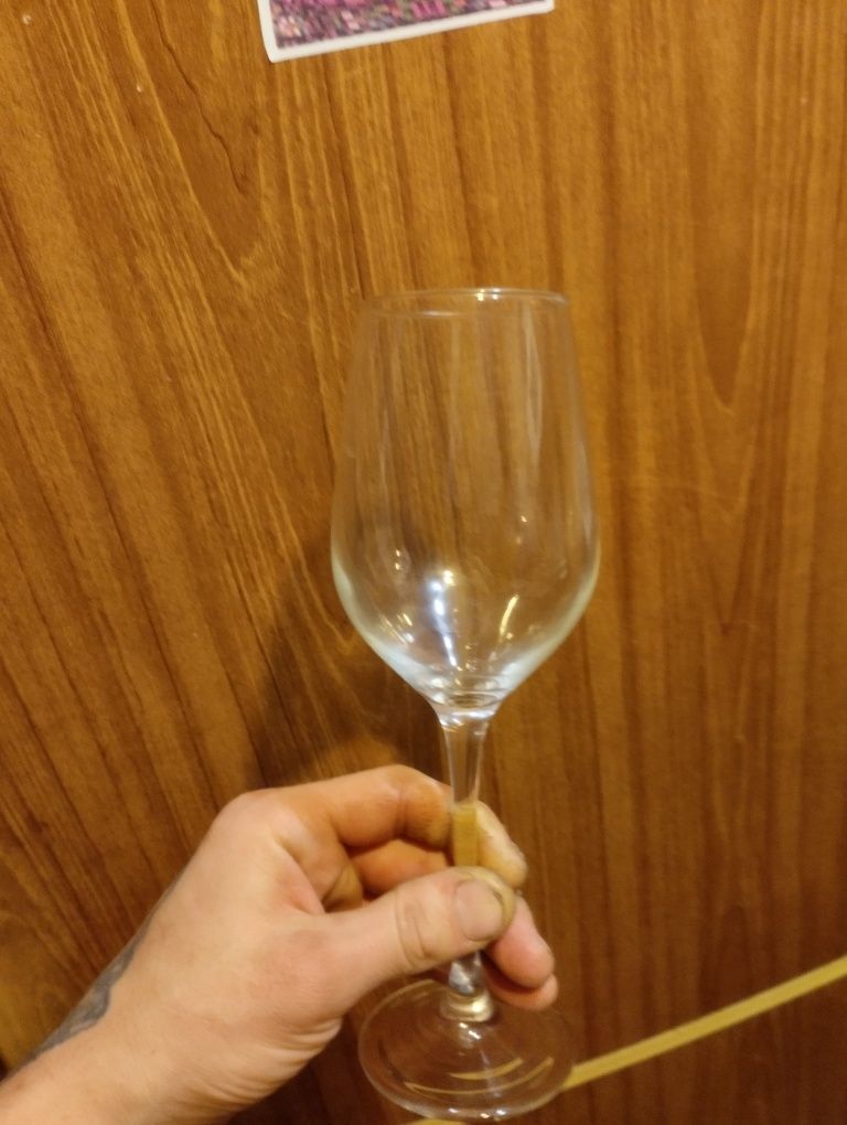 Продам Фужеры люминарк