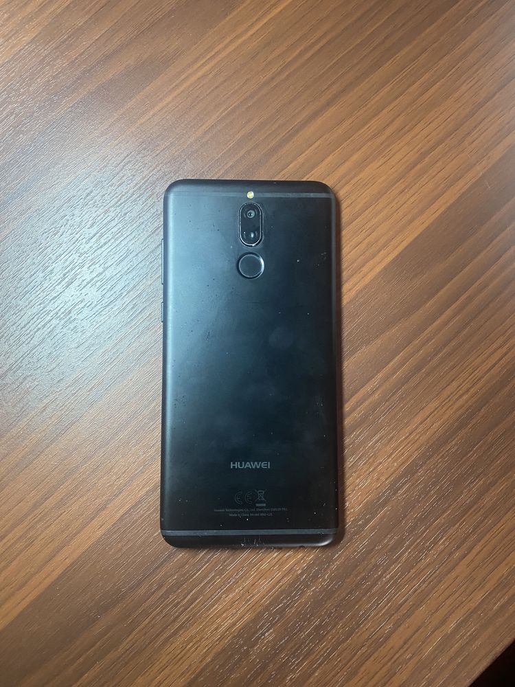 Смартфон Huawei Mate 10 lite