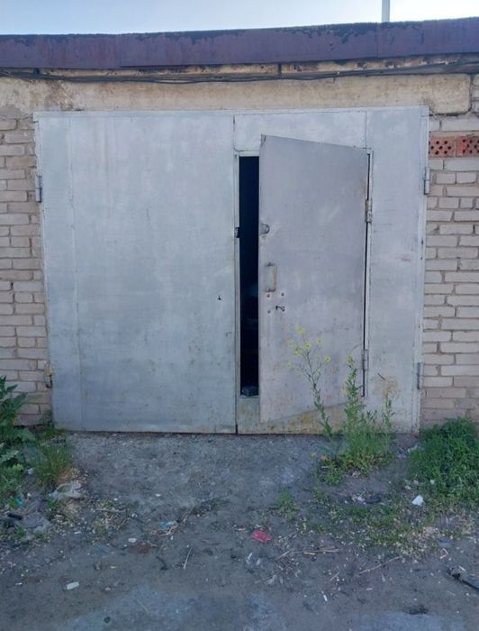 Продам гараж ГЭК20, 18м.кв,  в обществе "Спартак" по центральной улице