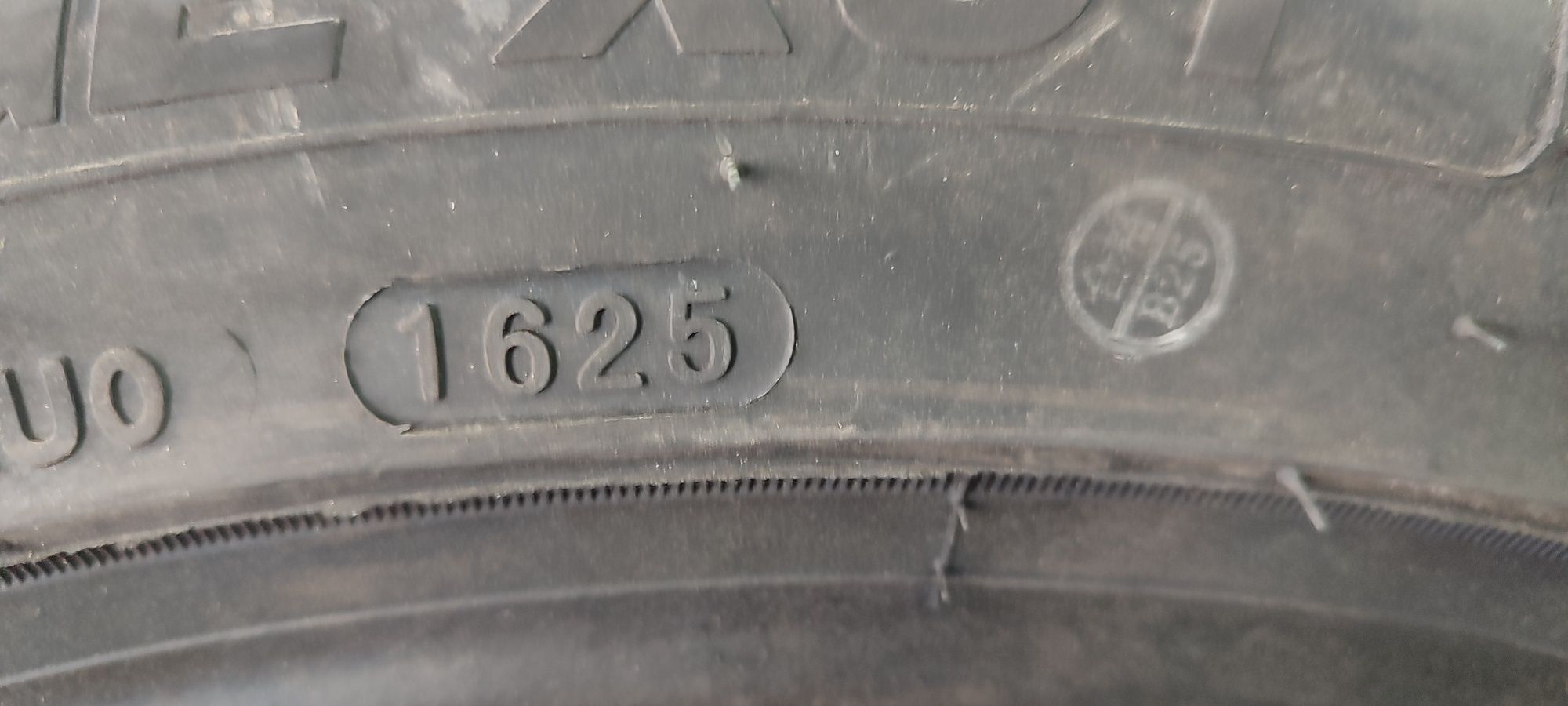 235/45R18 4 шины