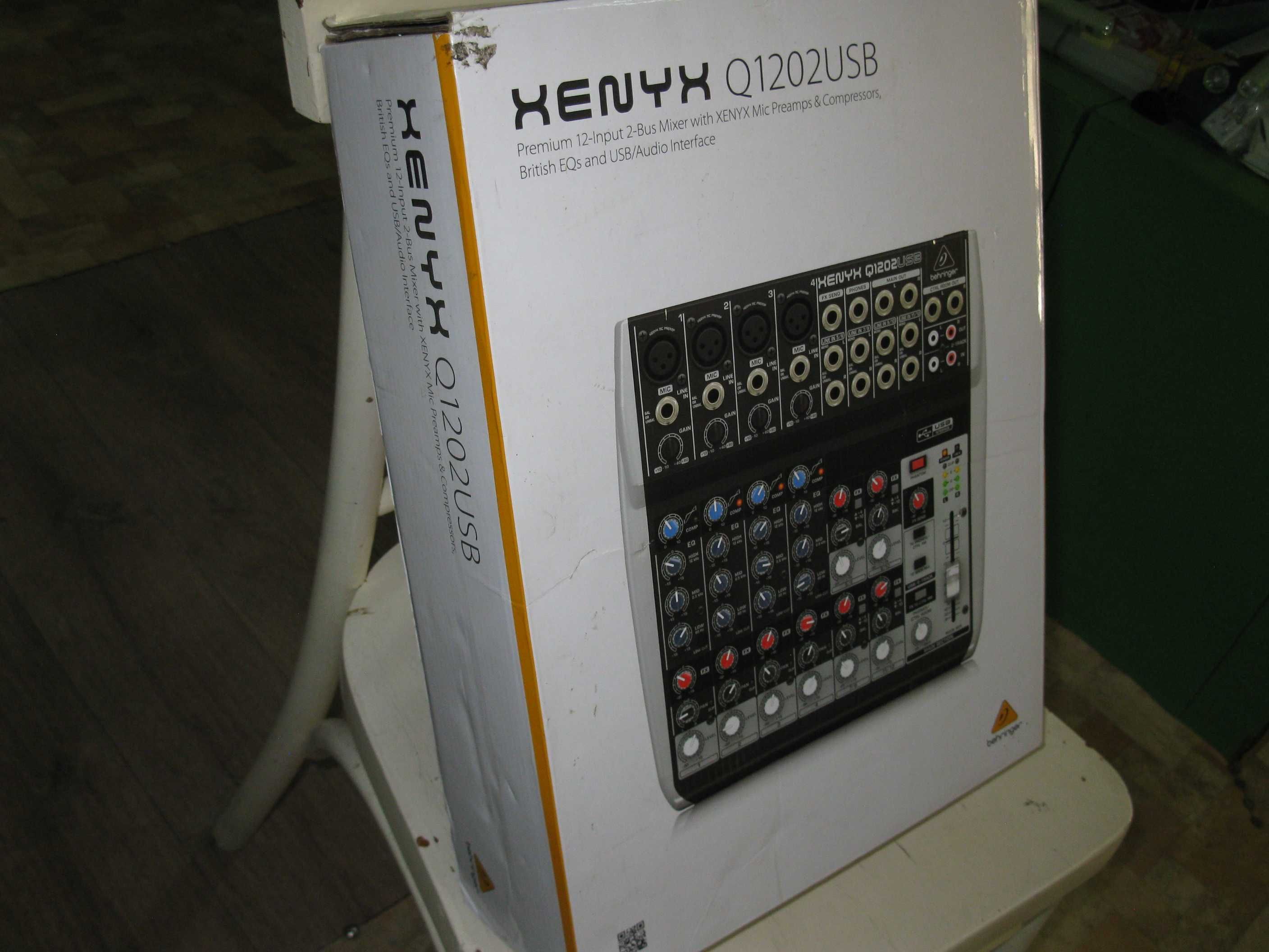 Микшерный пульт Беренджер XENYX Q1202 USB