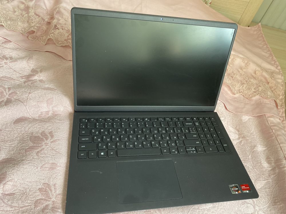 Ноутбук Dell в хорошем состоянии