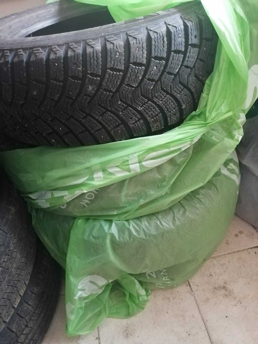 Продам резину зимнюю Michelin 195/65/R15