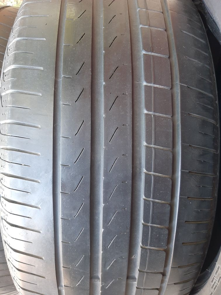 Продам шины 235/45/18 пирелли