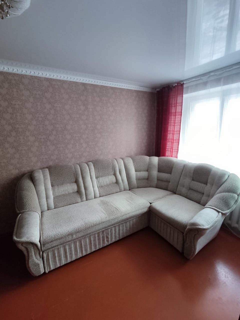 Продам диван б/у в хорошем состоянии.