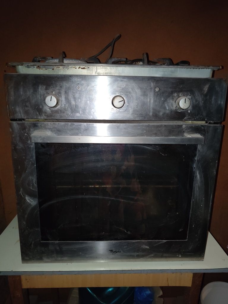 Продам поверхность газовый и электрическую духовку
