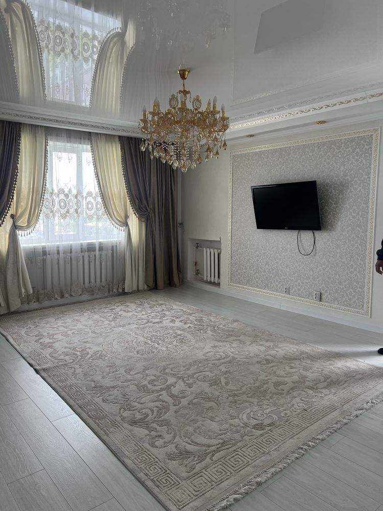 Продам палас 2,5 * 4