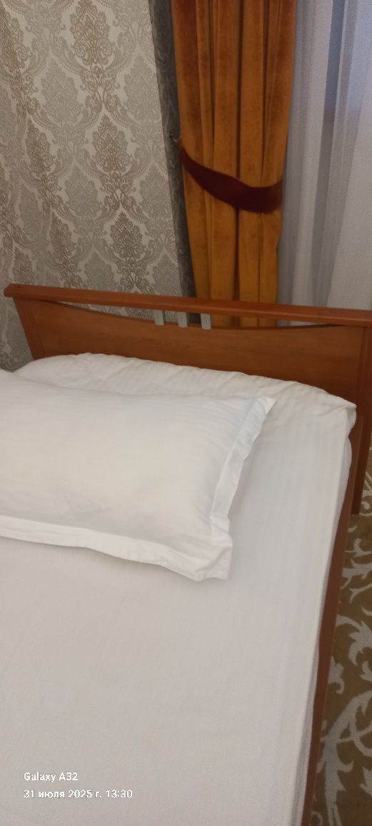 Продам кровать,дерево