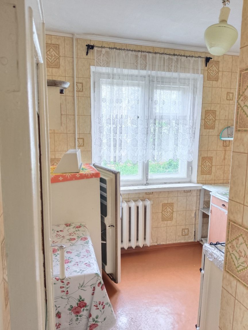 Продам 1 х комн . 2 -35, 2 этаж.