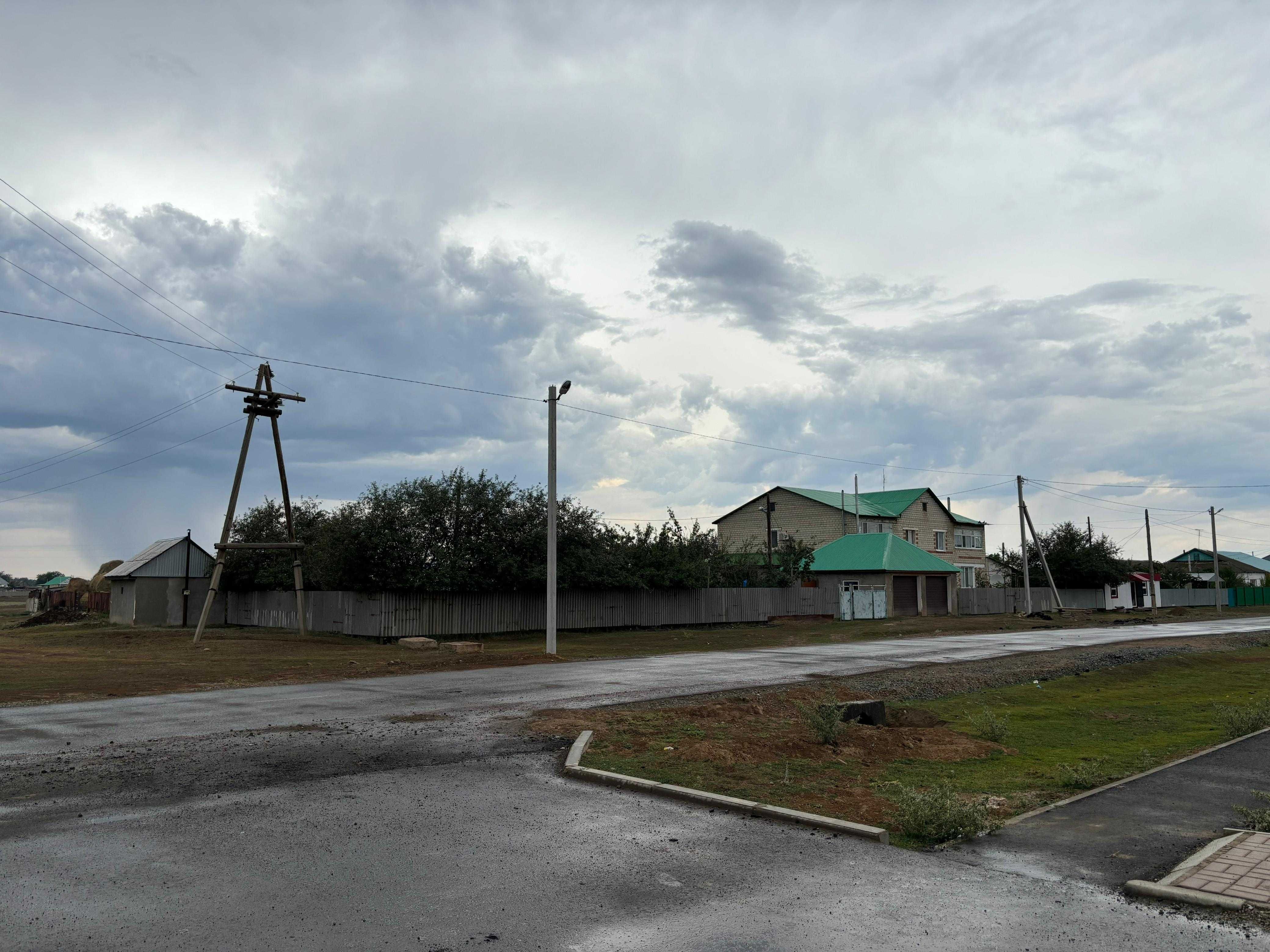 Продам дом,в живописном месте п.Акжаик ЗКО Теректинского района