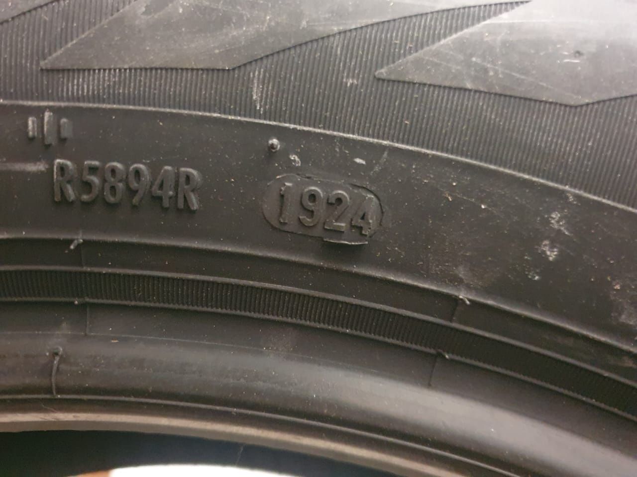 Срочно! Шины от  Pirelli  R18 225 на 60