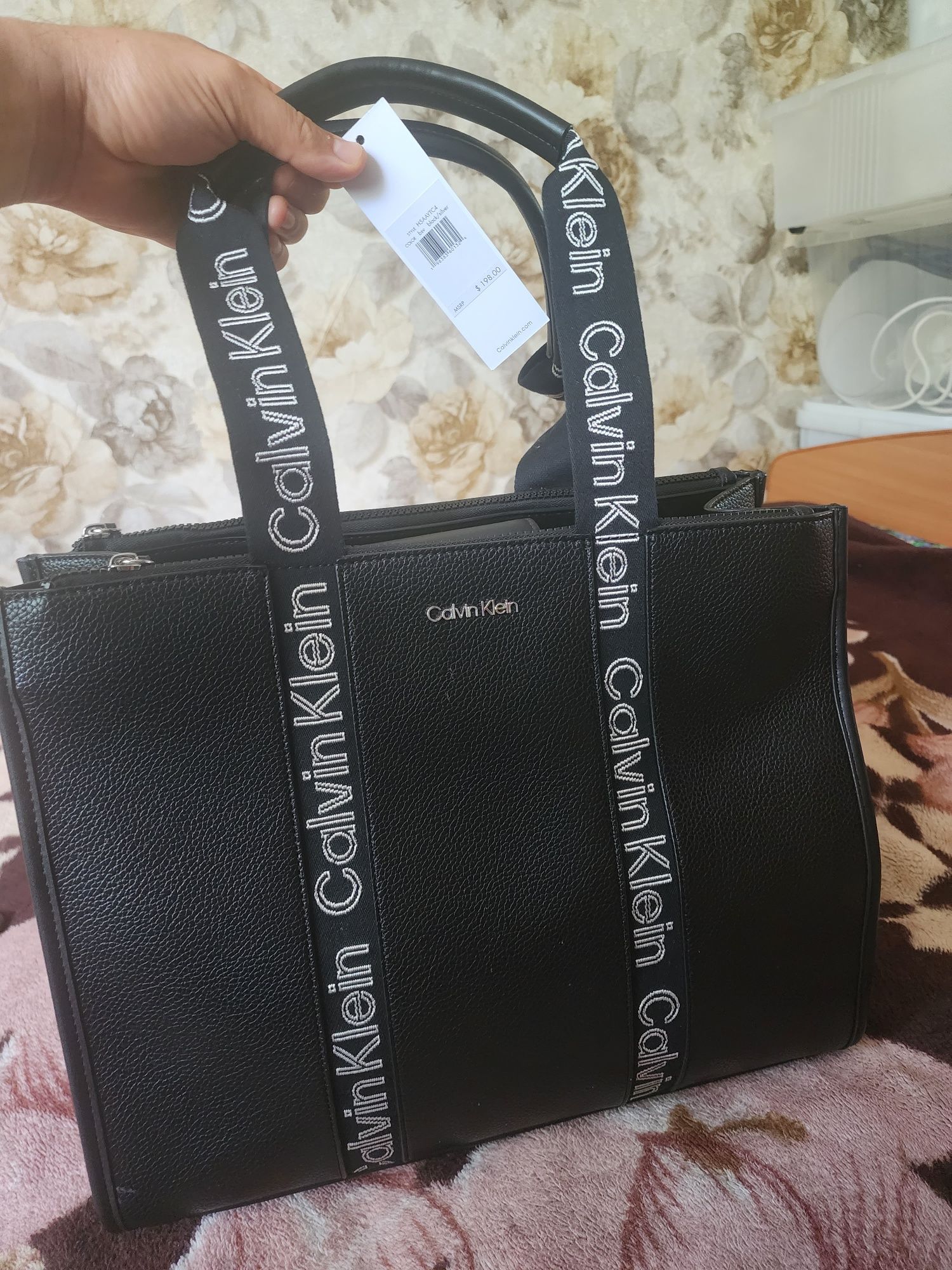 Продам сумку Calvin Klein новая из сша