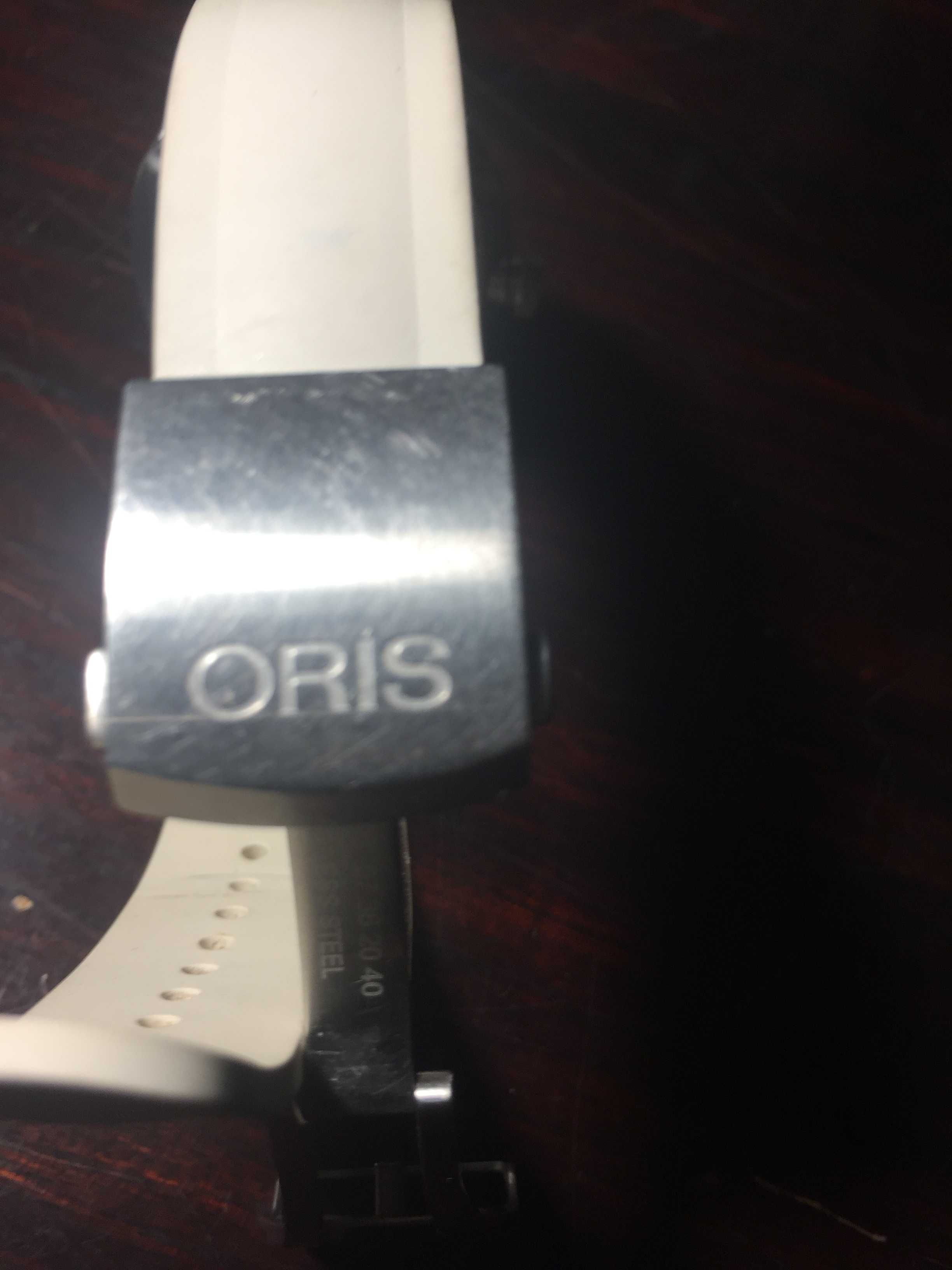 Швейцарские часы Oris! Унисекс! Белые ! В Отличном состоянии!