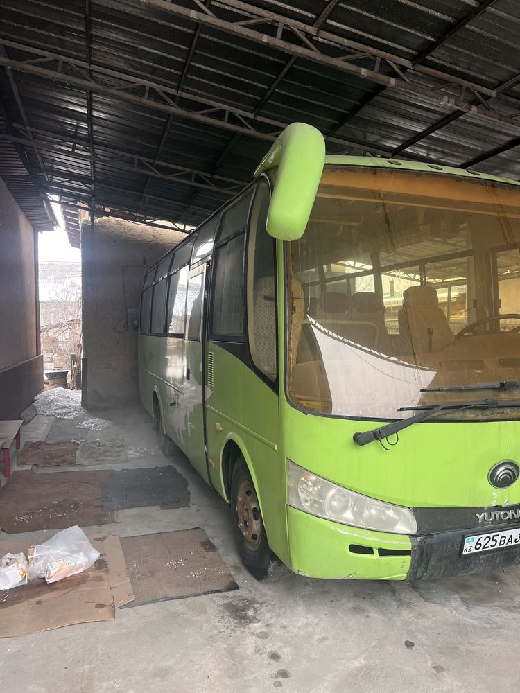 Ютонг Автобус 28 мест