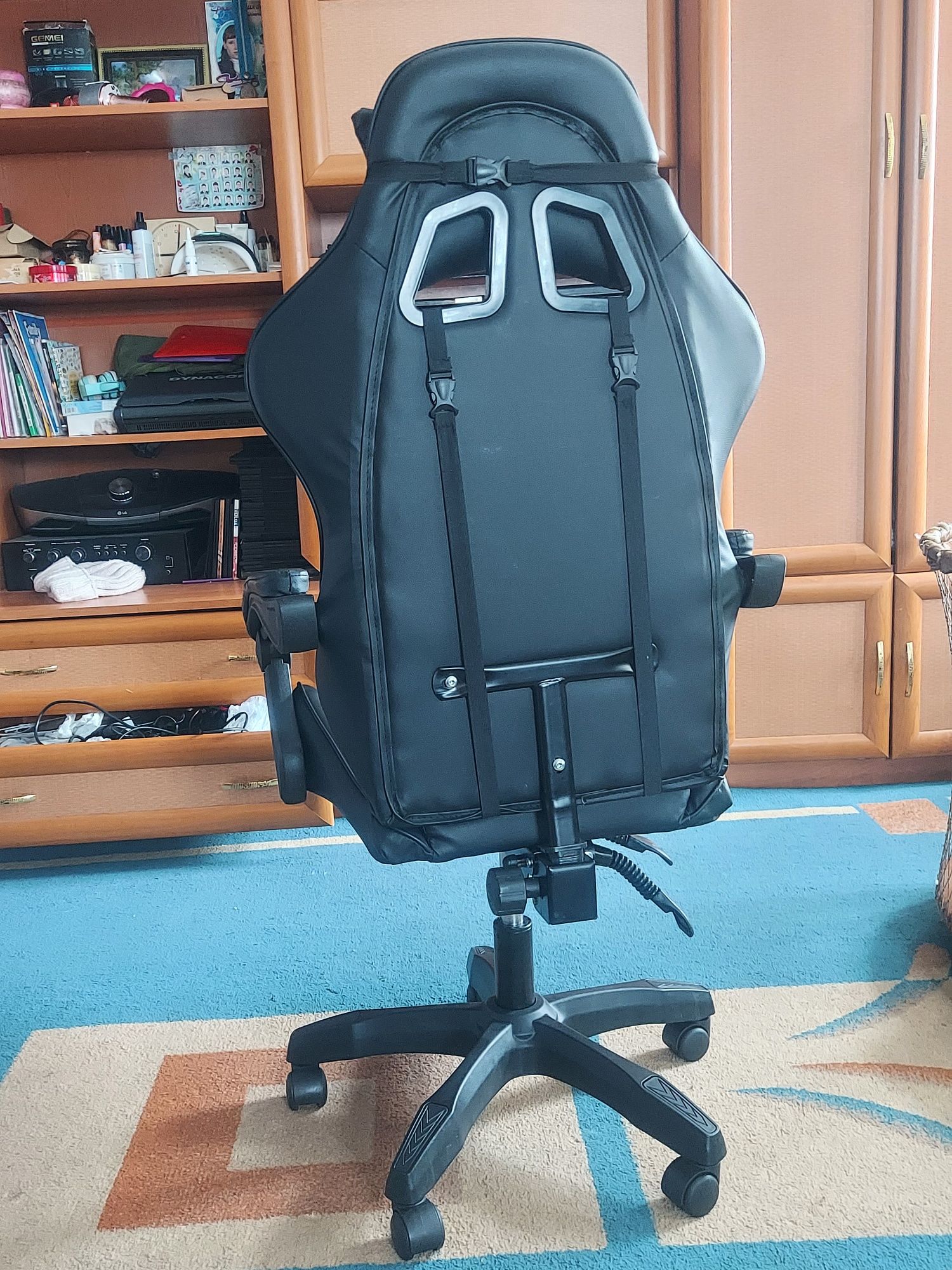 Продам игровое кресло