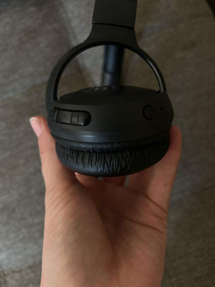 Наушник JBL срочно продаются