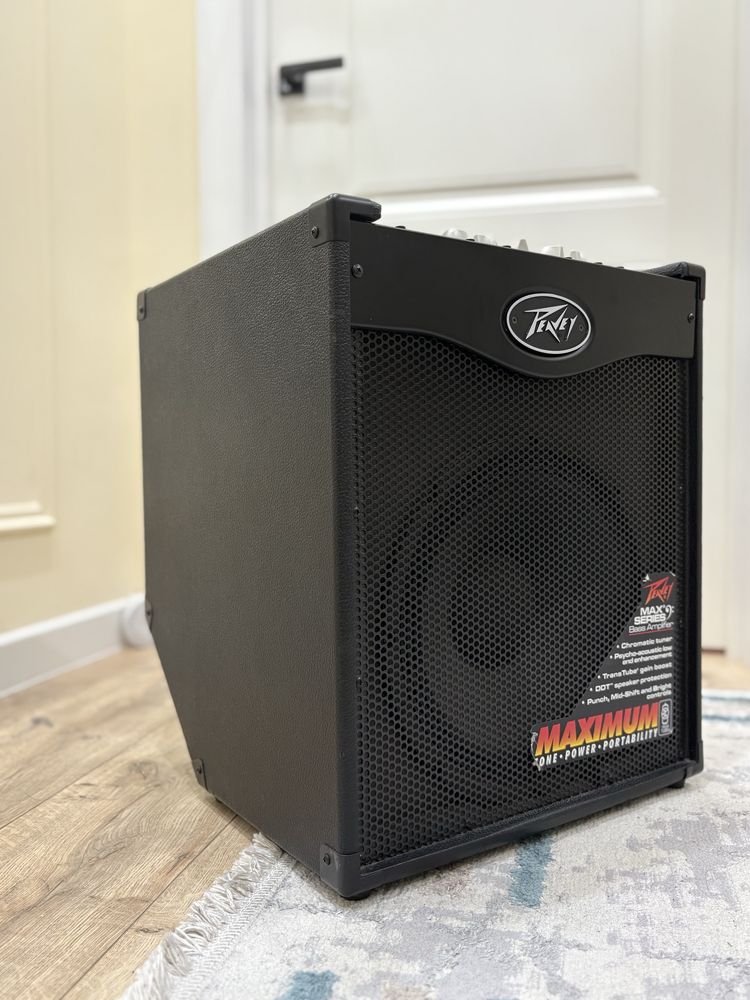Басовый комбик “Peavey Max112”