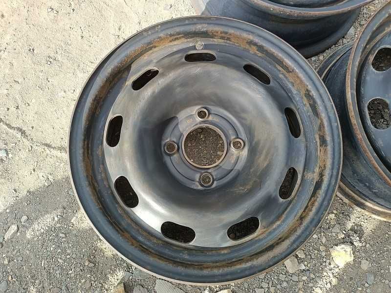 Продам оригинальные металлические диски на Пежо