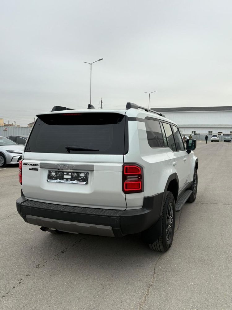 Аренда Land Cruiser Prado 250 с водителем