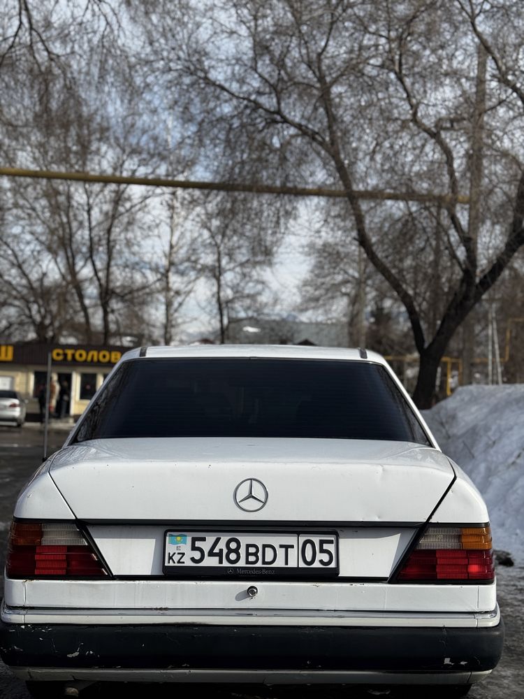 Продам машину Мерседес 2.3 в хорошем состояний