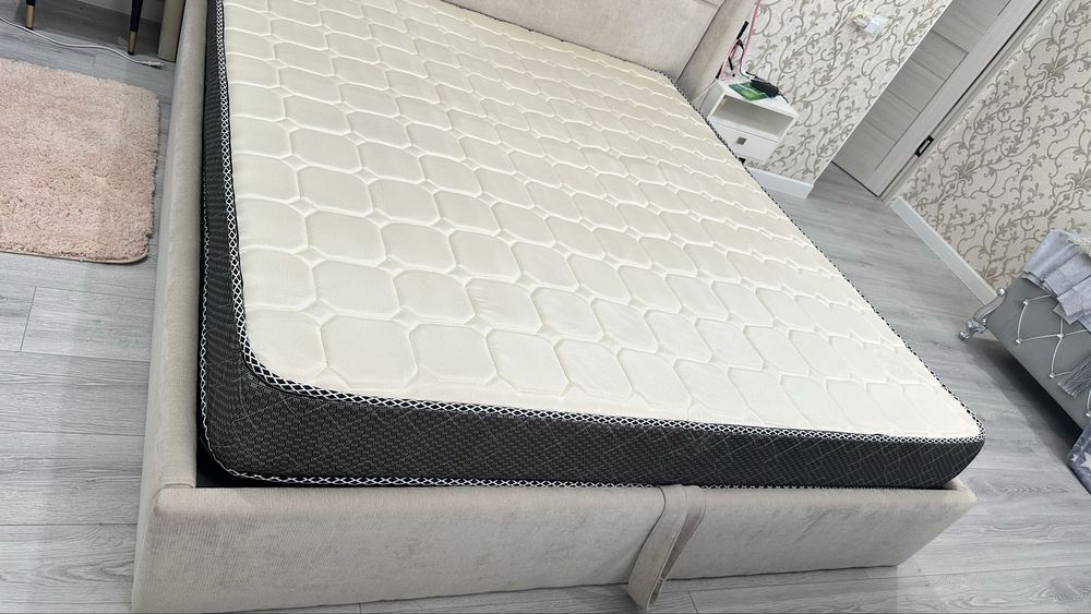 Продам кровать с подьемным механизмом 180*200