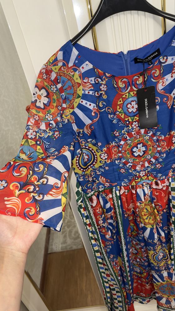 Шикарное платье под D&G