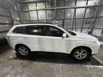 mitsubishi outlander 3