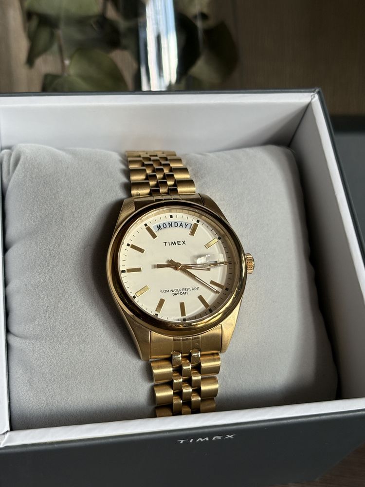 Женские часы Timex Legacy TW2V68300.