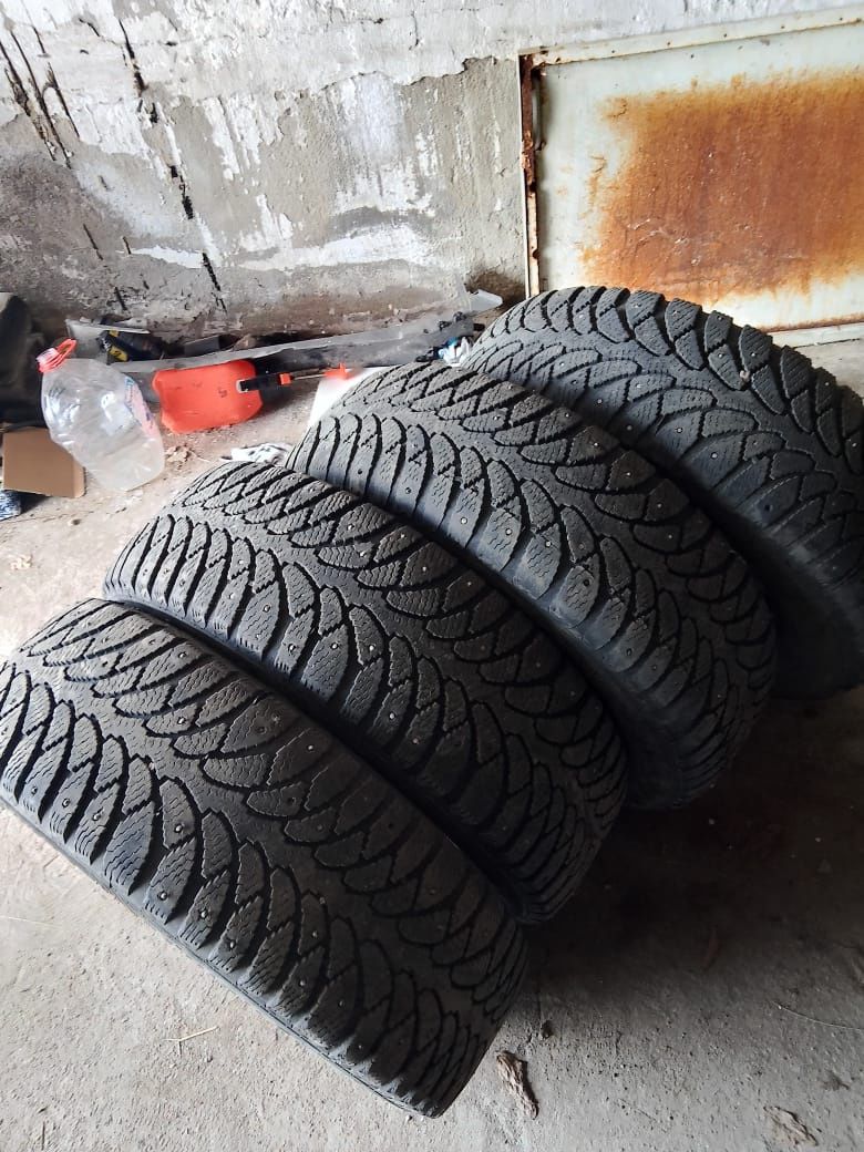 Продам Шины 205/65/15