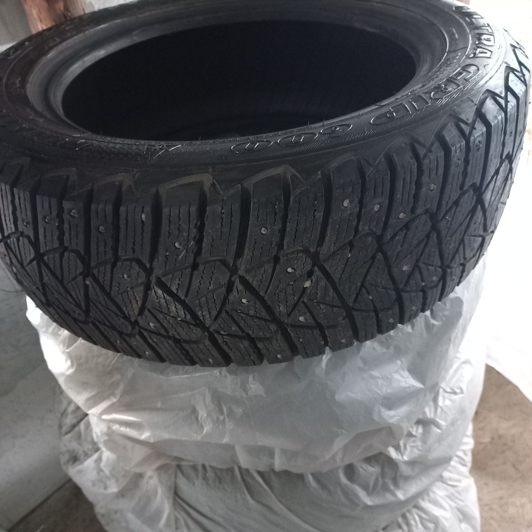 Продам комплект зимние автомобильные шины