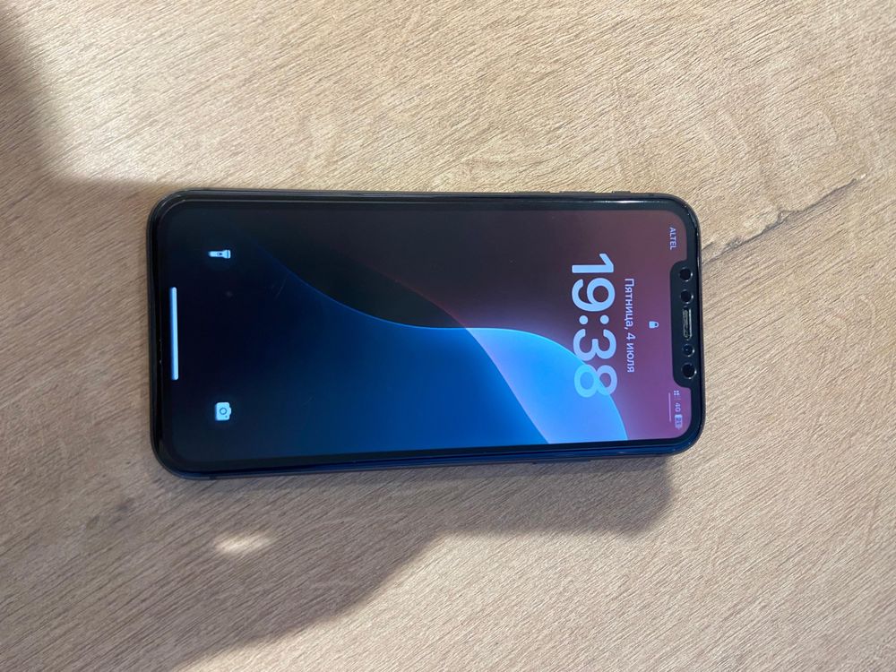 Iphone 11 256/100 срочна продаю
