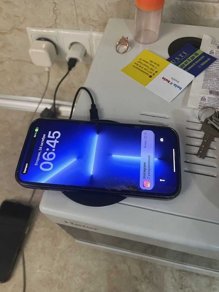 Обменяю 2 зарядки для телефона планшета беспроводная и power bank