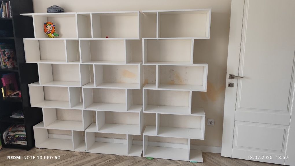 Продается Книжные полки