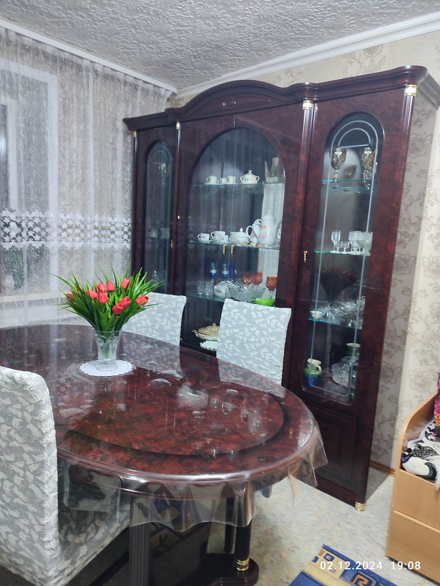 Продам гарнитур итальянский,в нормальном состоянии.