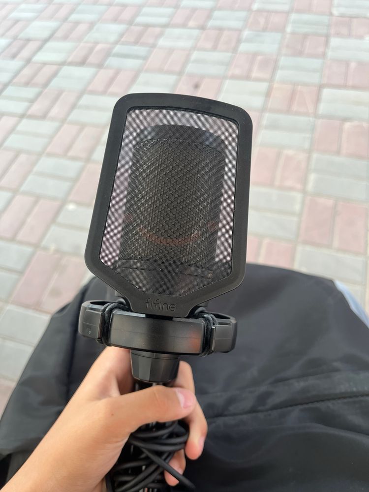 Продам микрофон FiFine a6v