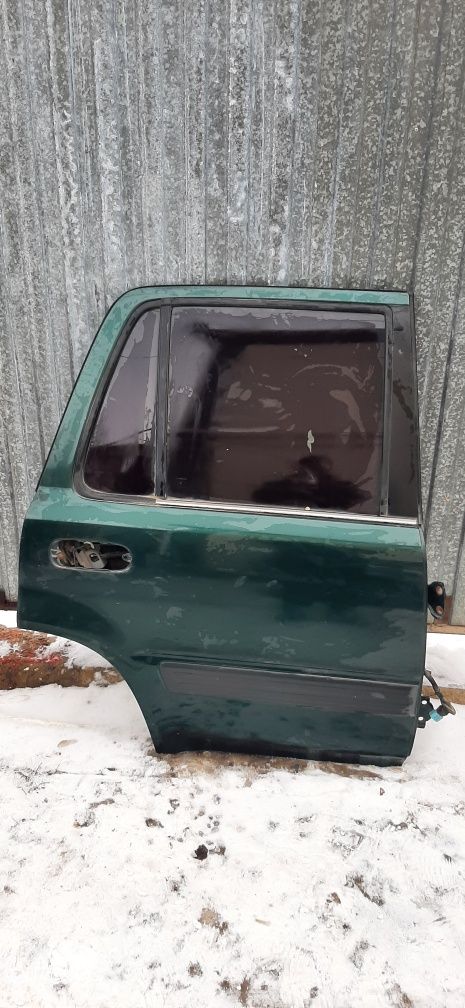 Двери на Хонда срв рд-1