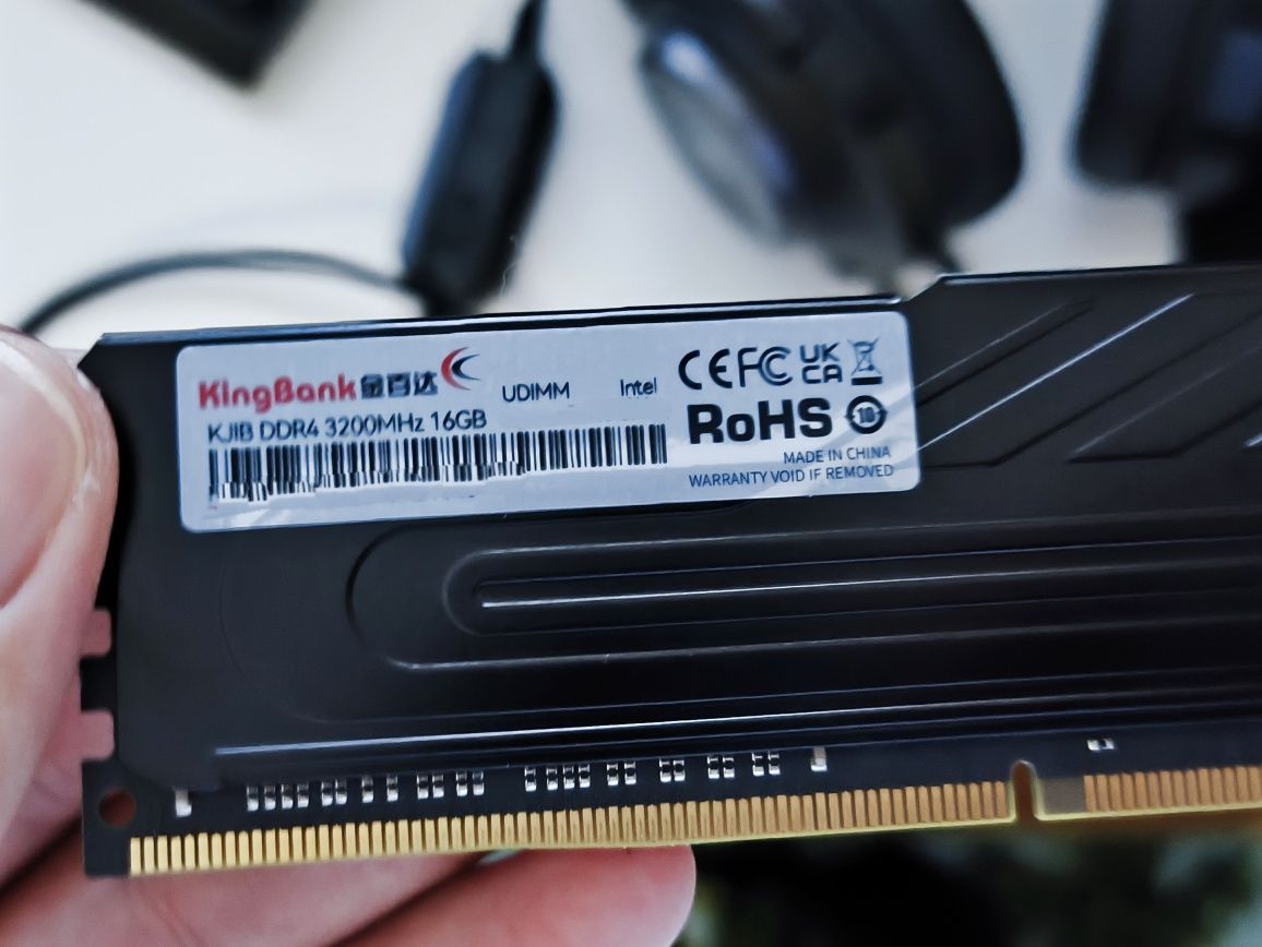 Озу DDR4 по 16 гб,  2 штук, общий 32 гб 3200mhz
