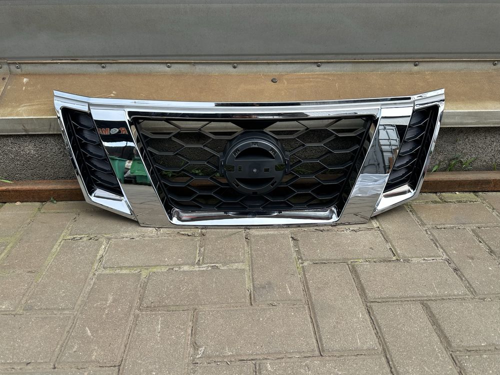 Решетка радиатора Ниссан Террано Nissan Terrano D10