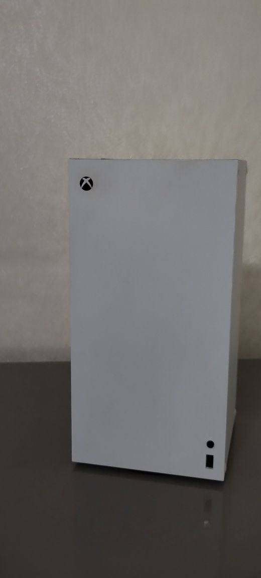 Xbox series x digital edition 2 геймпада