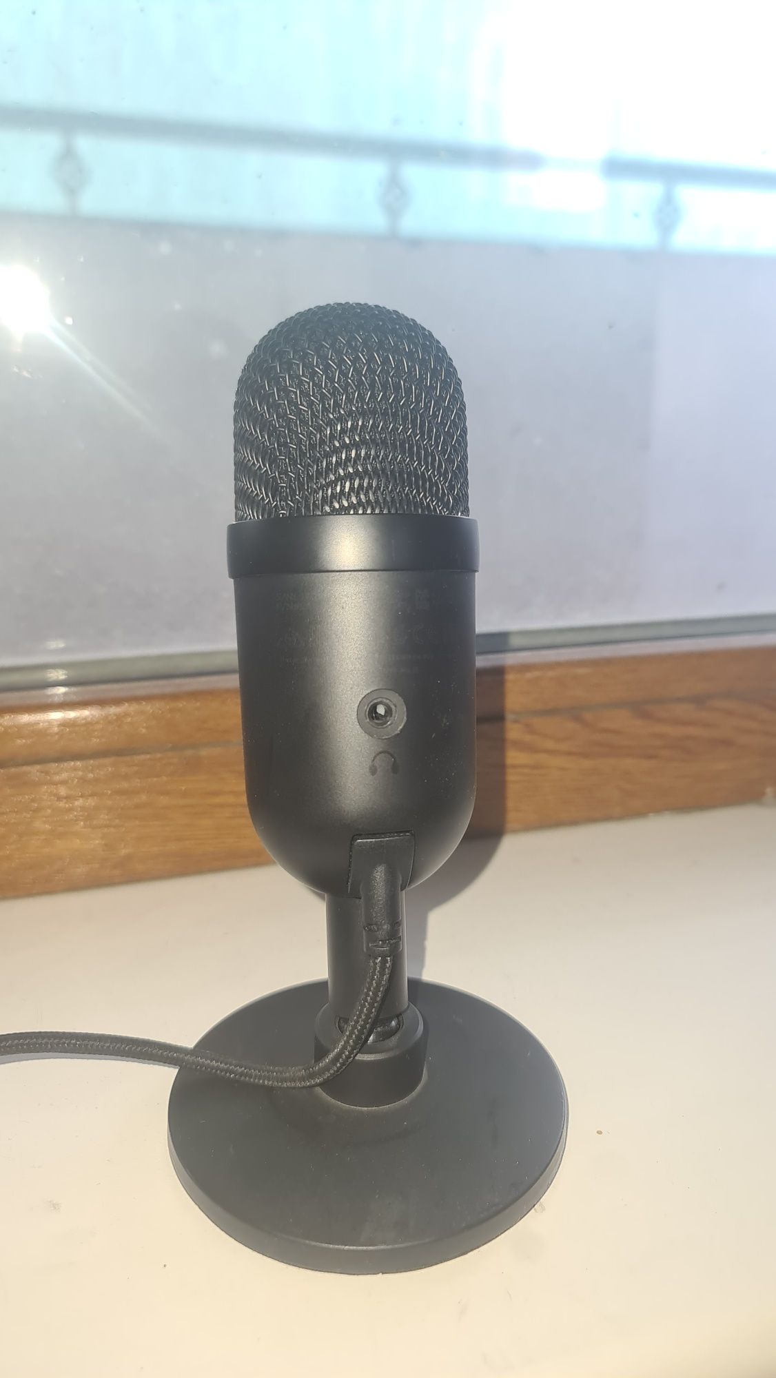 Срочно!! Микрофон Razer Seiren V2 X.